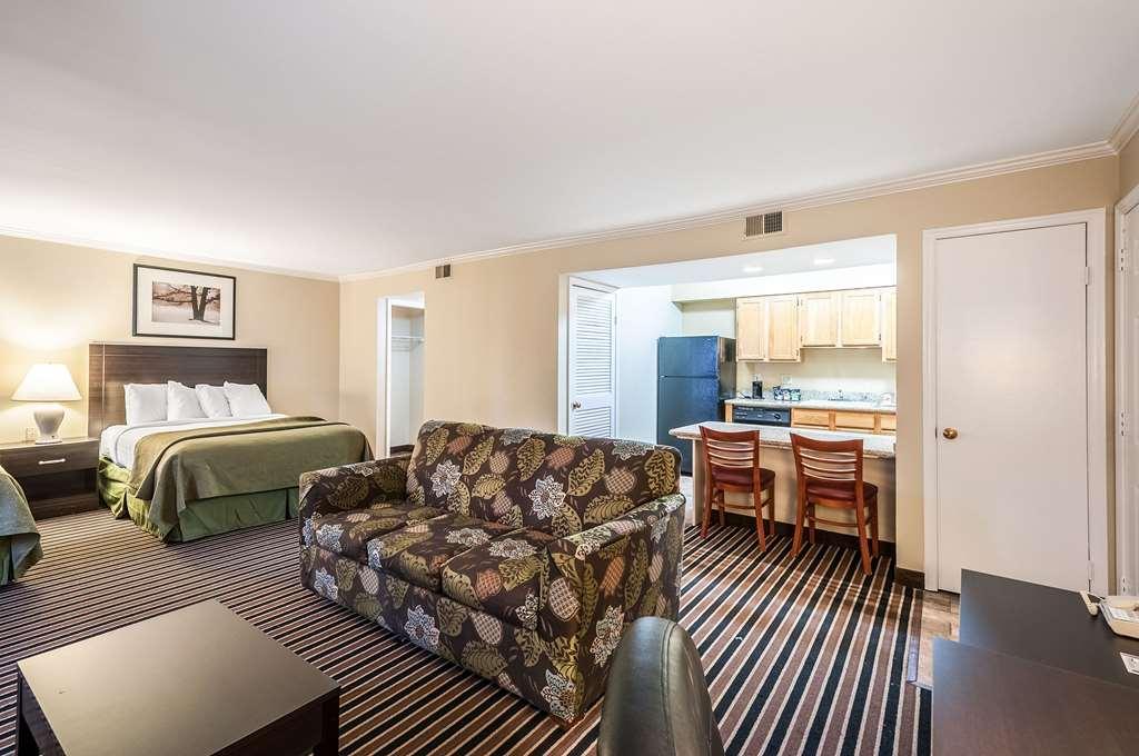 Quality Suites Hunt Valley Room photo