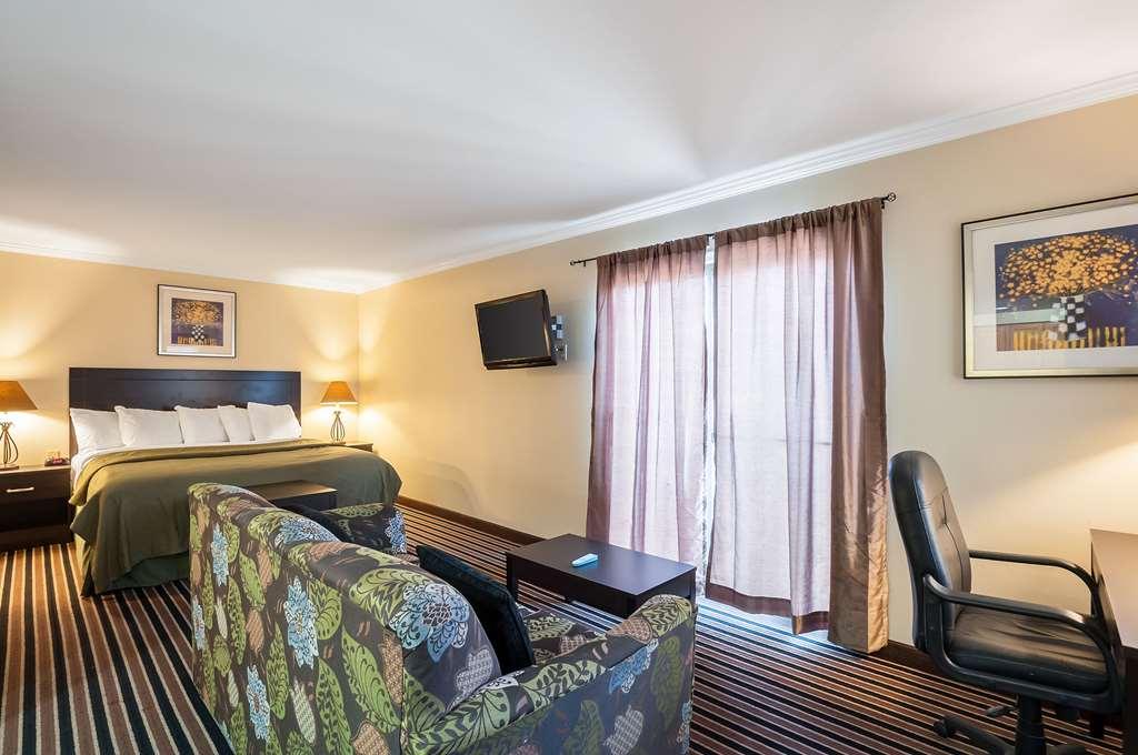 Quality Suites Hunt Valley Room photo
