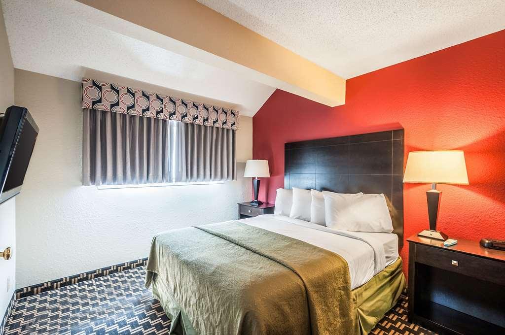 Quality Suites Hunt Valley Room photo