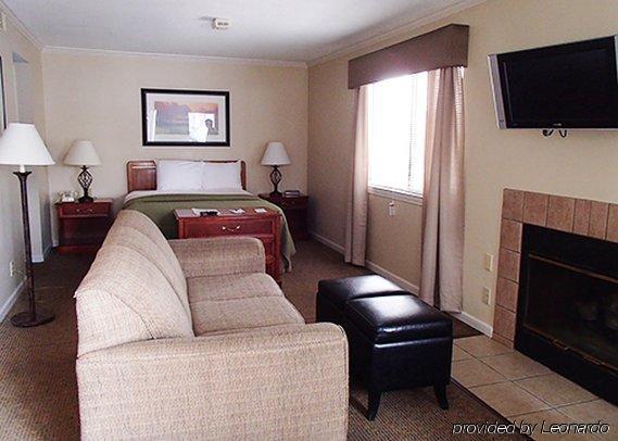 Quality Suites Hunt Valley Exterior photo
